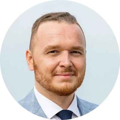 Антон Попов